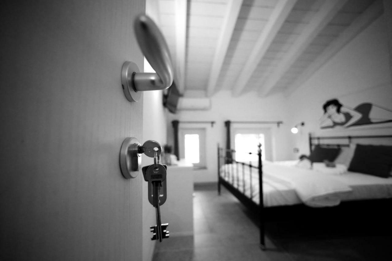 Ermi Hotel Sona Luaran gambar