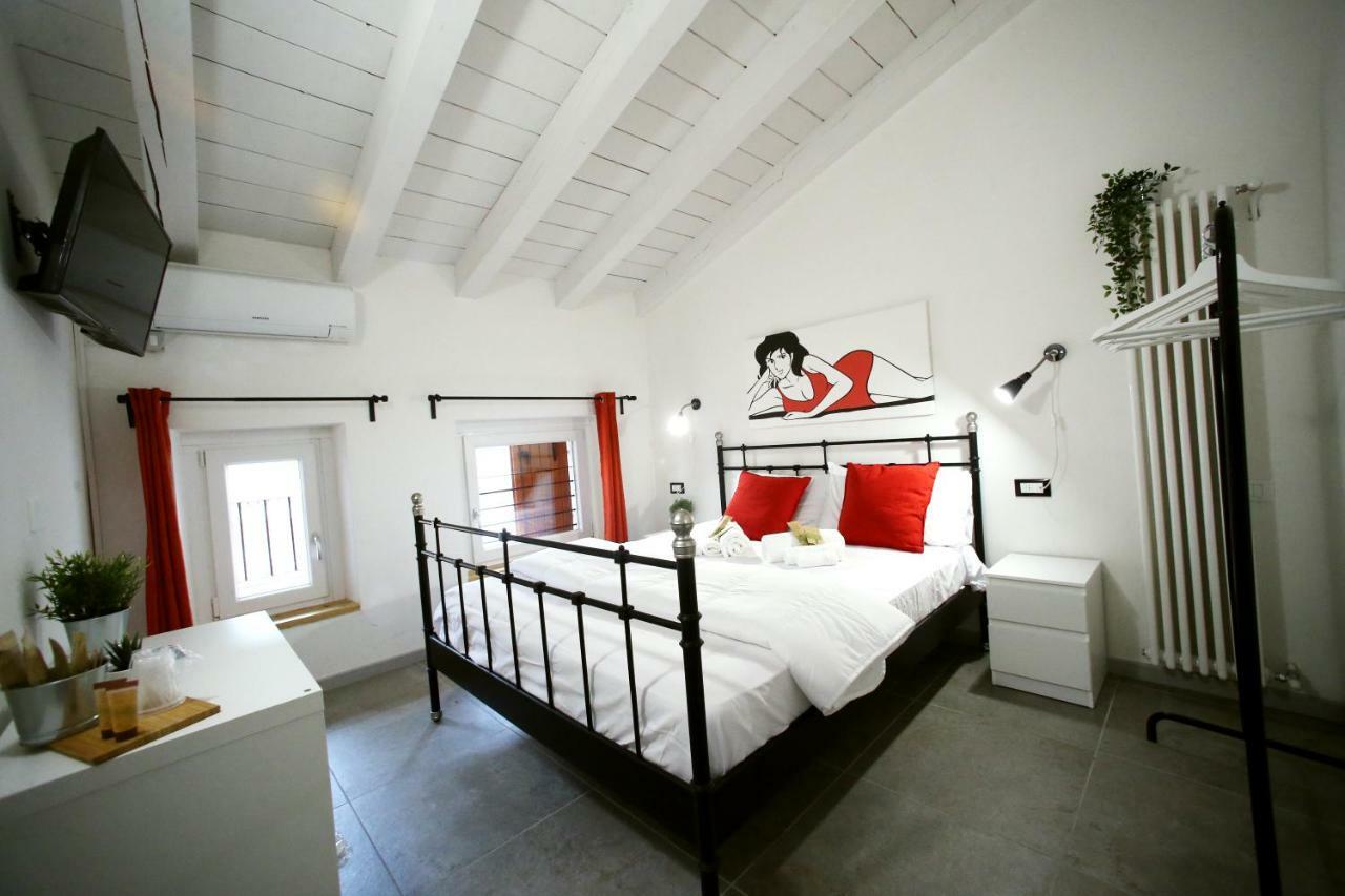 Ermi Hotel Sona Luaran gambar